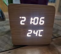 Uhr Holz Led mit Funk mit USB ANSCHLUSS Thüringen - Neustadt an der Orla Vorschau