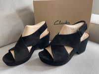 Clarks Sandalen Plateau Schuhe Gr. 39 black suede *NEU OVP* Pumps Mitte - Wedding Vorschau