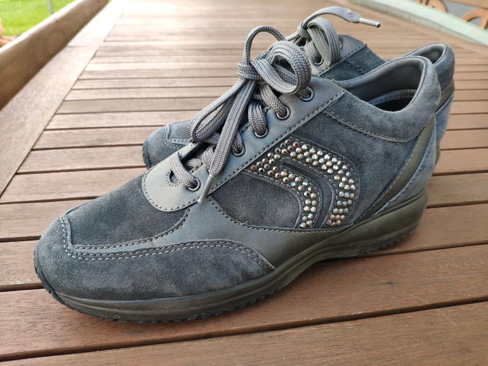 Damen Schuhe Sneakers GEOX Halbschuhe Schnürschuhe in Hennef (Sieg)