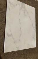 8 Pakete Wandfliesen, marmoriert 20x25 cm, weiß, glänzend Köln - Mülheim Vorschau