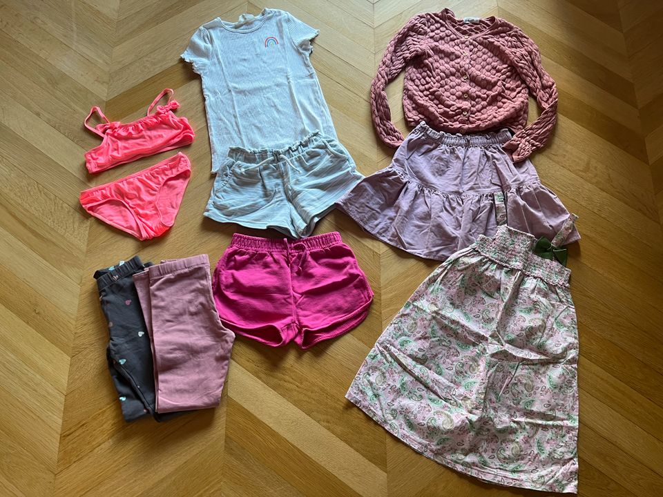 Tolles Kleiderpaket Sommer Mädchen Gr. 122-134 ZARA H&M in Stade