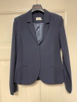 Schlichter, blauer Blazer mit tollem Detail am Ärmel in Größe  38 Schleswig-Holstein - Flensburg Vorschau