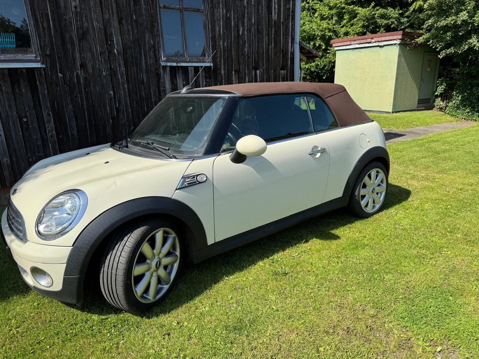 Abbildung des Autos MINI Cooper Cabrio Cooper