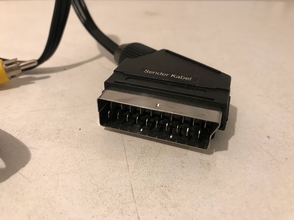 Audio Video Adapter Scart Cinch Stereo 8MM Hi8 Camera in Essen