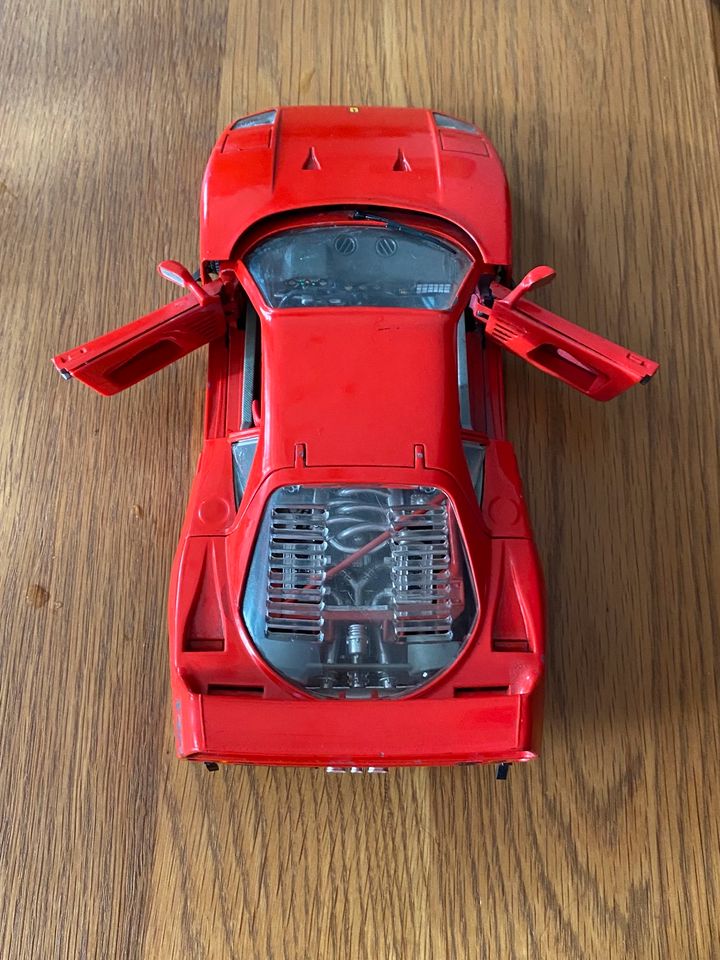 Ferrari F 40 Spielzeugauto , gebraucht in Pohle