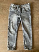 Tolle Jeans im used look Grau Gr 98 Berlin - Wilmersdorf Vorschau