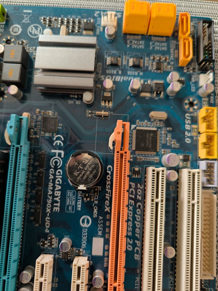 Motherboard - GIGABYTE Ultra Durable 3 inkl RAM und CPU in Bielefeld