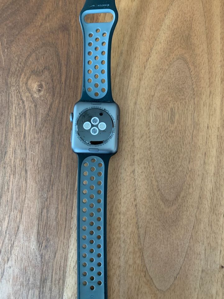 Apple Watch 2 42mm Aluminium Nike Edition in Paderborn