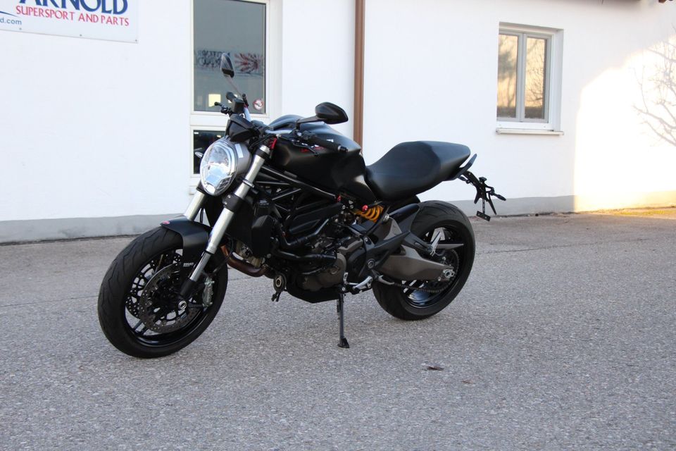 Ducati Monster 821 Dark + Bike Ankauf + Finanzierung in Dachau