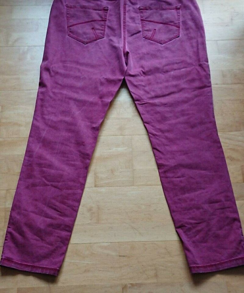 Jeans Cecil weinrot Gr. 34/32 in Rannungen