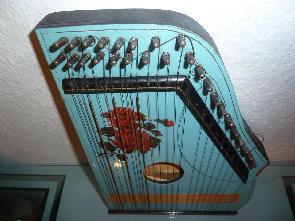 DDR ZEIT 1950 60 ZITHER MUSIK INSTRUMENT ALT ANTIK SPIELZEUG KIND in Schönfels Gem Lichtentanne