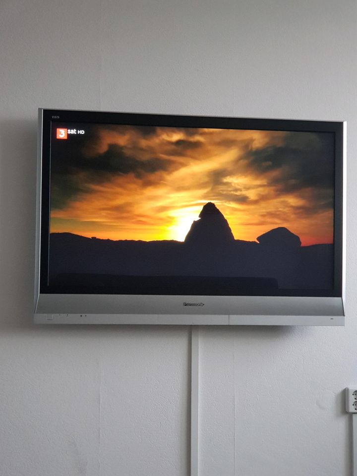 Fernseher TV HD LED Bildschirm mit Plasmatechnologie von Panasoni in Berlin