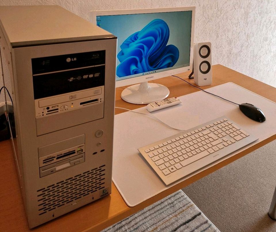 PC mit 24"Monitor, Tastatur, Maus u. Lautsprecher mit Zotac 980Ti in Wadgassen