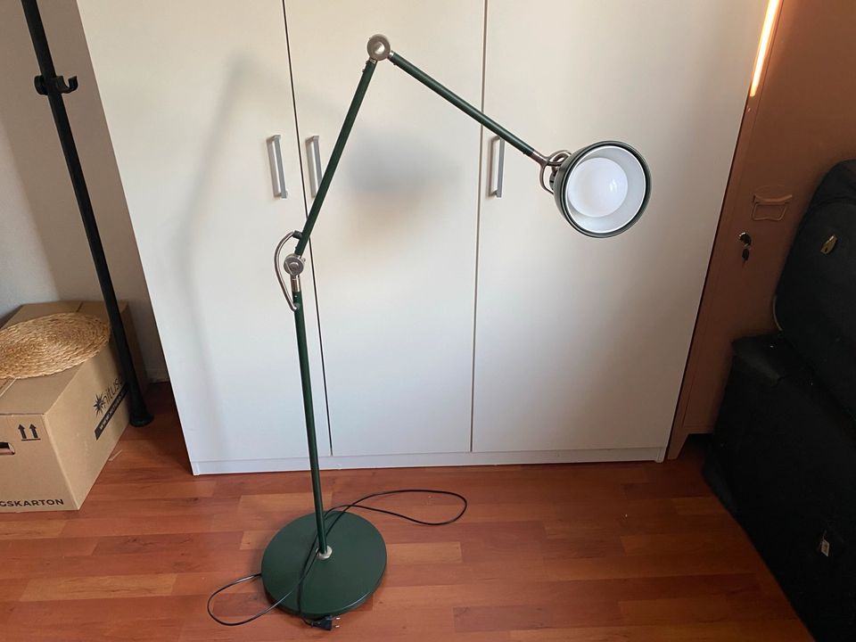 IKEA Dimmbare Stehlampe mit Farbwechsel in Augsburg