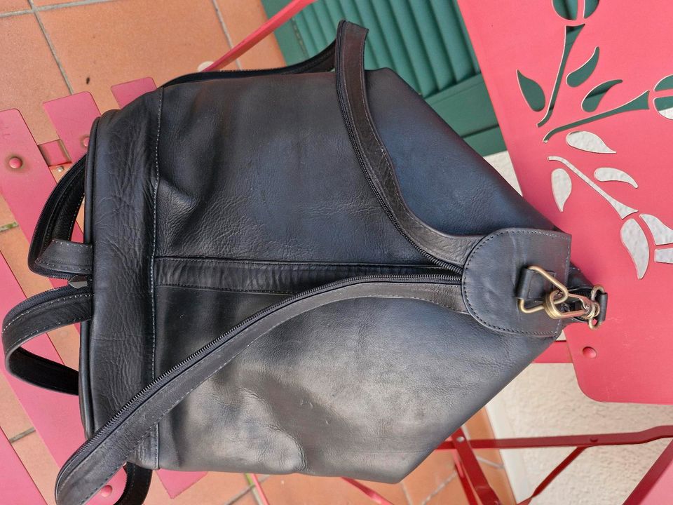 Damen Schultertasche Rucksack in Schlangenbad