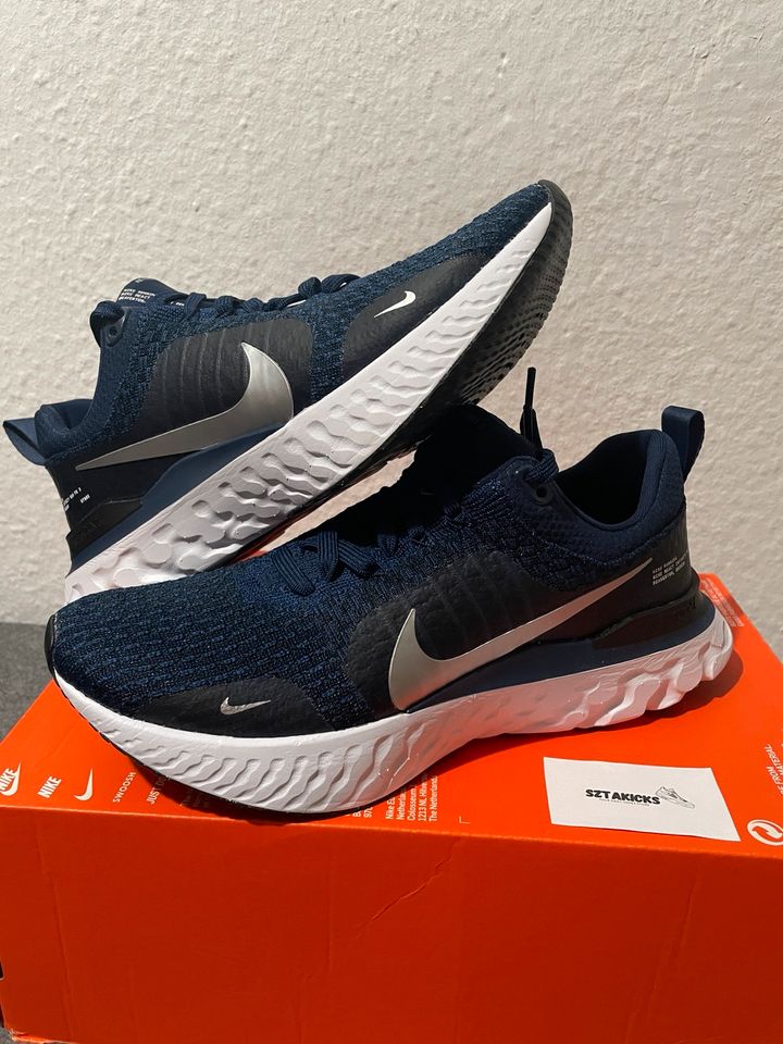 Gr 42.5 Nike React Infinity Run FK 3 Herrenschuhe Laufschuhe in Adelschlag