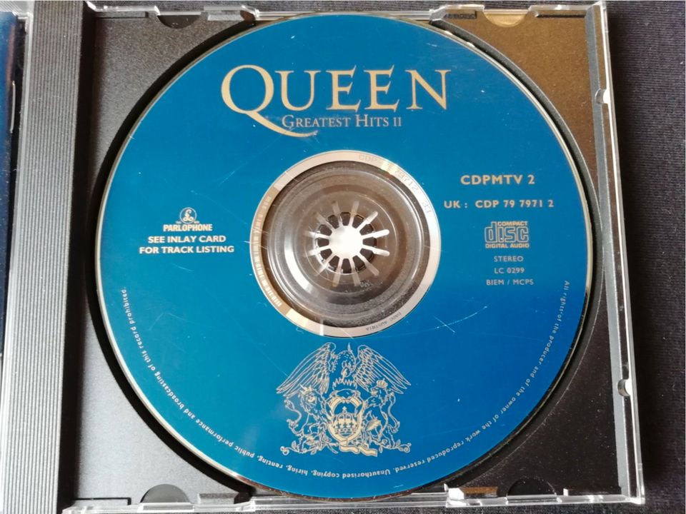 CD  "   Queen   "    Greatest Hits II - Long Play CD in Buggingen