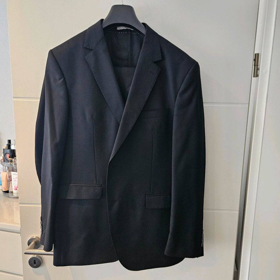 Anzug in schwarz in Ludwigsburg