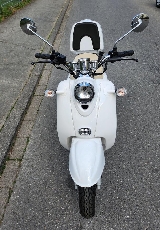Motorroller Retro Stars -Nova Motors- inkl. Topcase/Helm/Abdeckpl in Darmstadt