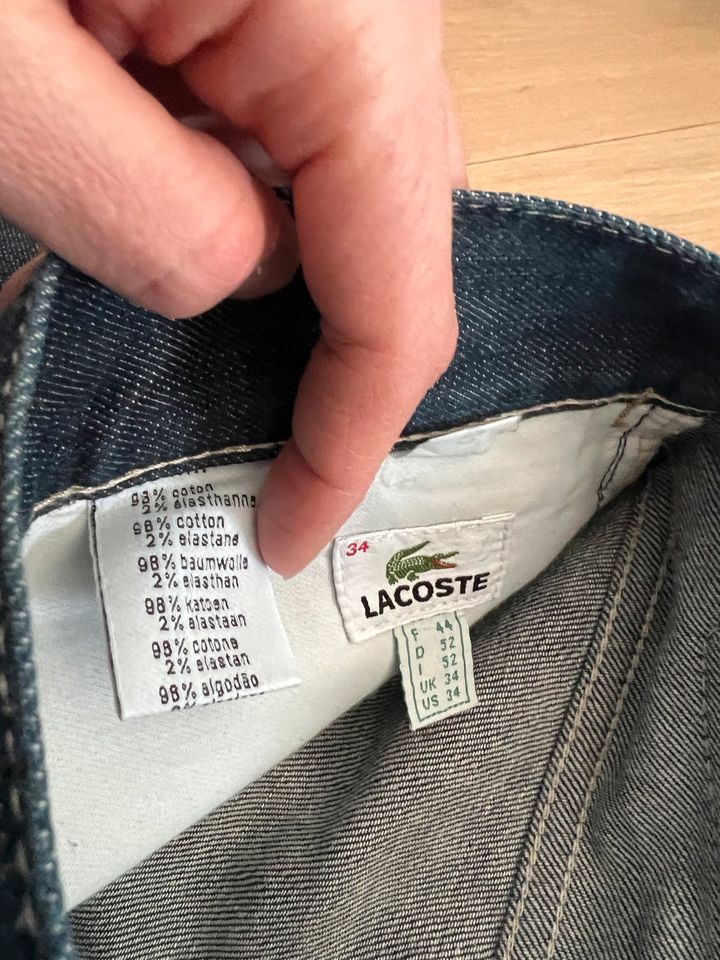 Lacoste Herren-(Sommer-)Jeans Gr. 34 in Schöneck