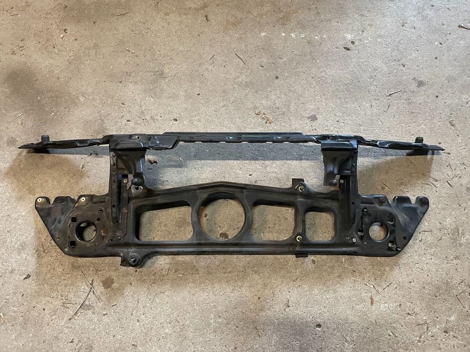 Orig. BMW E39 Frontblech Schloßträger Vorderwand Top in Bodenheim