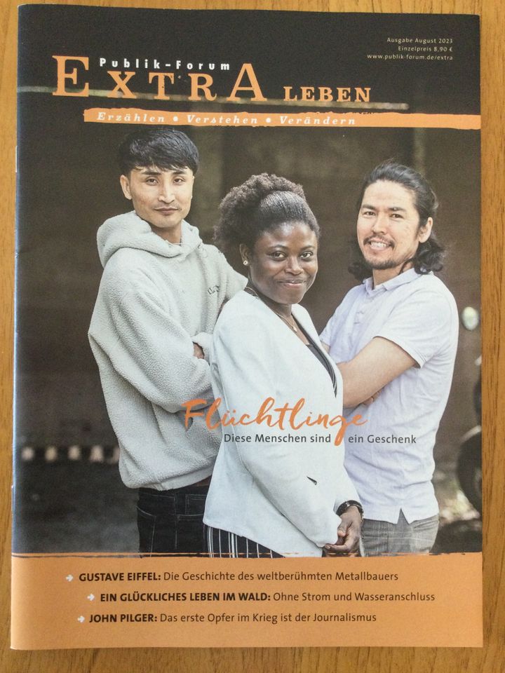 Publik-Forum Extra Leben Thema Flüchtlinge Ausgabe 8/23 in Pohlheim