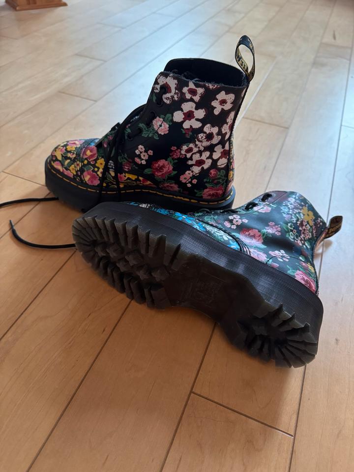 Dr. Martens Schuhe / Stiefel Modell Sinclair mit Blumenmuster in Viersen