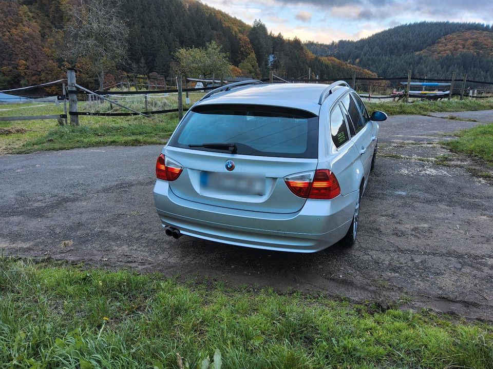 BMW 330D Touring E91 in Oberstadtfeld