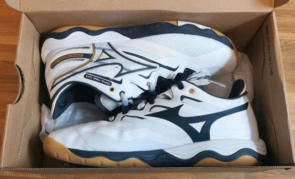 Mizuno Wave Medal Neo Tischtennisschuhe Größe 38 EUR / 5 UK in Enger