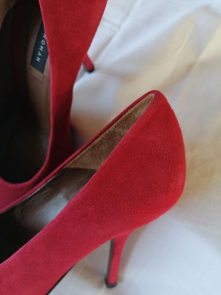 High Heels Zara Woman rot echt Wildleder Pumps 39 in Jübek