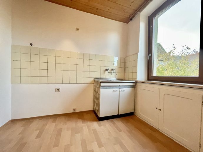 Sofort frei! Helle 3-Zimmer-Wohnung mit ca. 66,79 qm im 1.Obergeschoss in ruhiger Lage von Uehlfeld in Uehlfeld