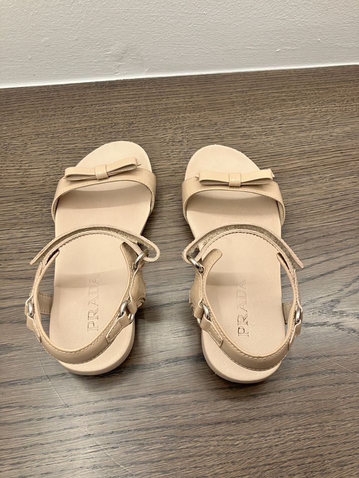 Prada Kinder Mädchen Schuhe Sandalen Größe 33 in Bad Heilbrunn