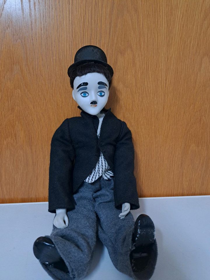 Alte Charlie Chaplin Figur Teil Porzellan in Wehr