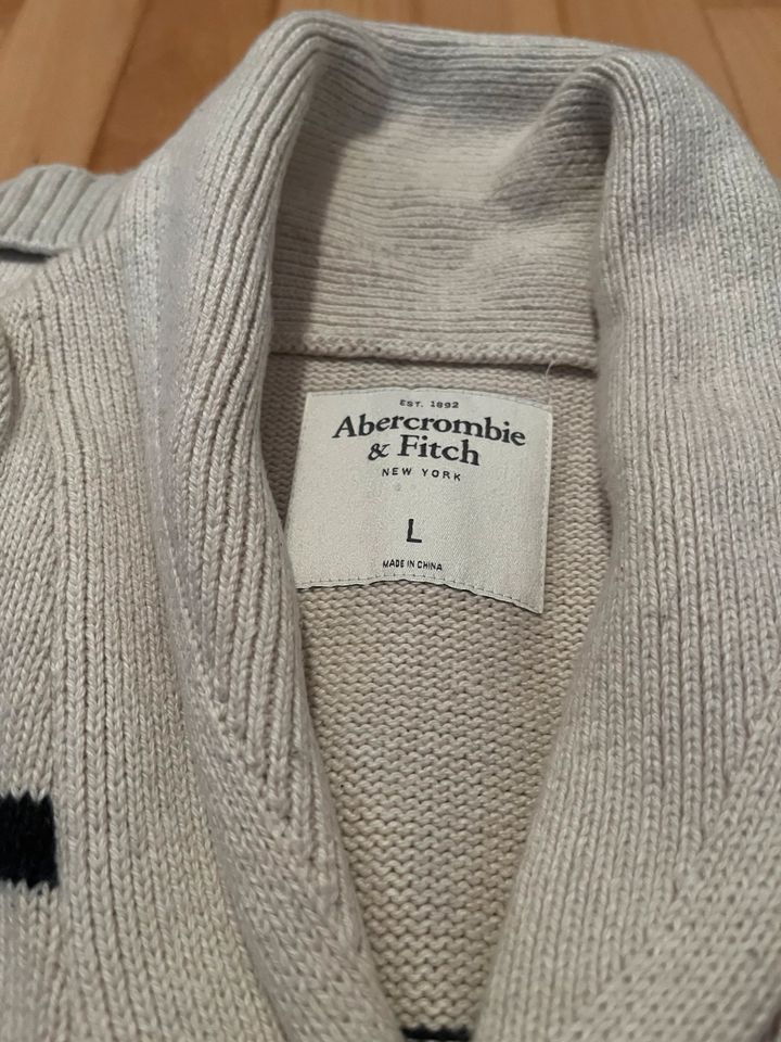 Abercrombie & Fitch Strickjacke in Hilden