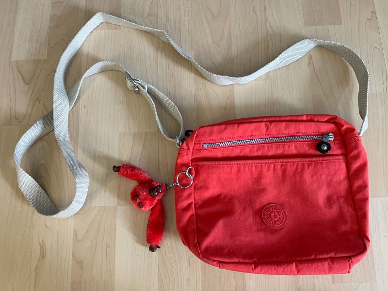 Kipling Umhängetasche Tasche rot in Innenstadt - Köln Altstadt | eBay  Kleinanzeigen ist jetzt Kleinanzeigen