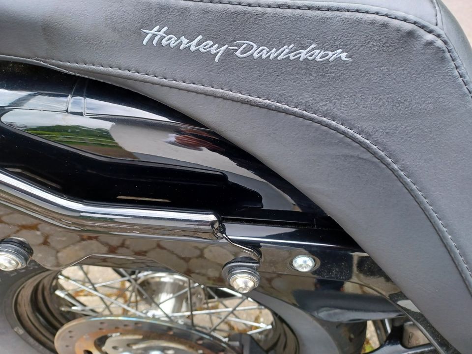Harley Softail Heritage Deluxe 114 BSL wenig Kilometer Topzustand in Schlüchtern