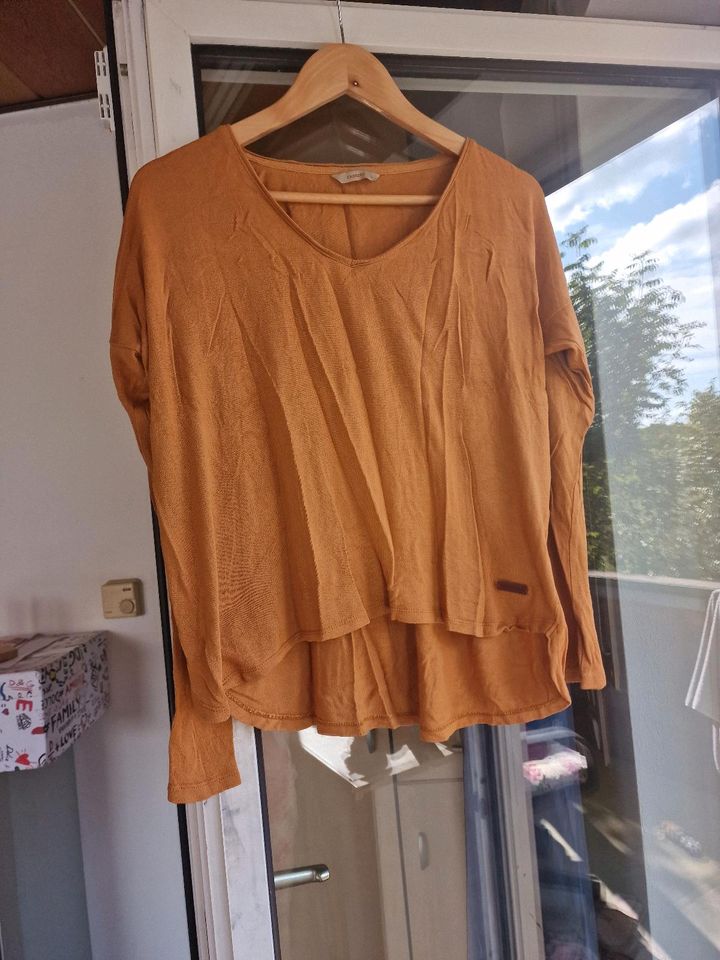 Carrera blouse in Puchheim