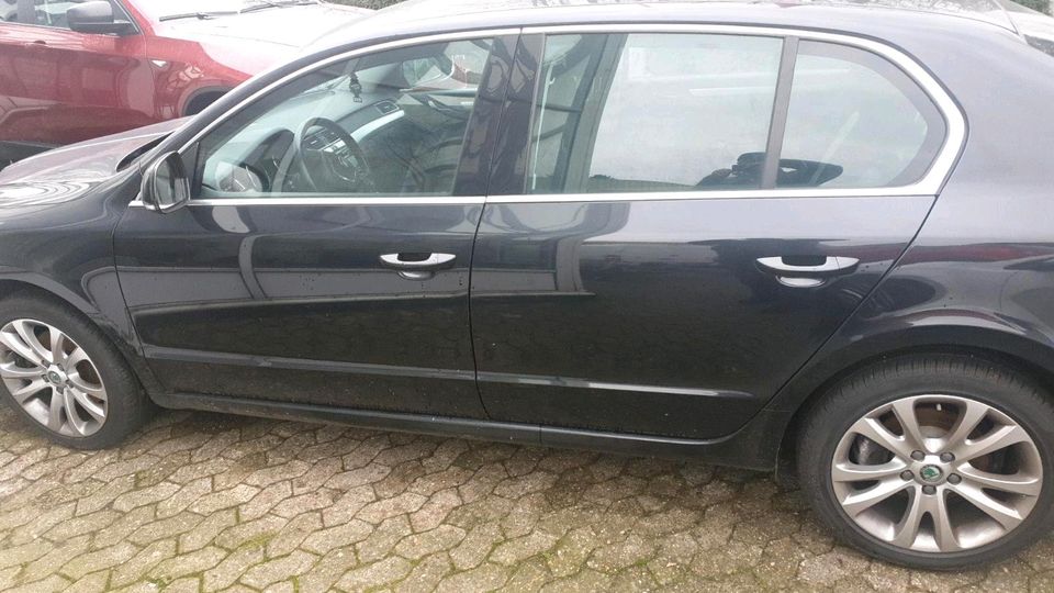 Skoda Superb II Schlachtfest Ersatzteile Ausschlachten in Westerwalsede