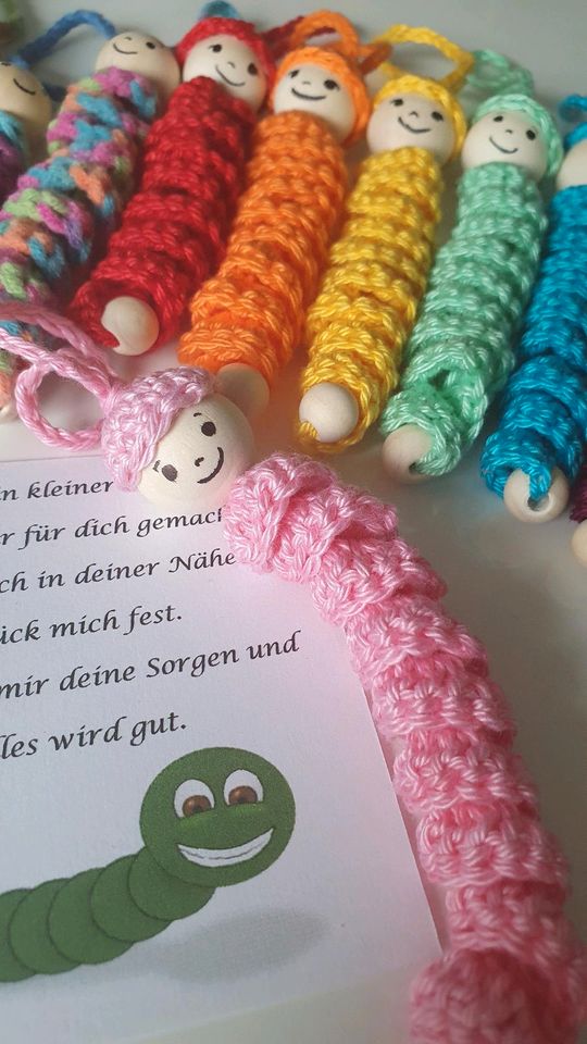 Sorgenwürmchen Glückswürmchen Worry worms Schlüsselanhänger in Litzendorf