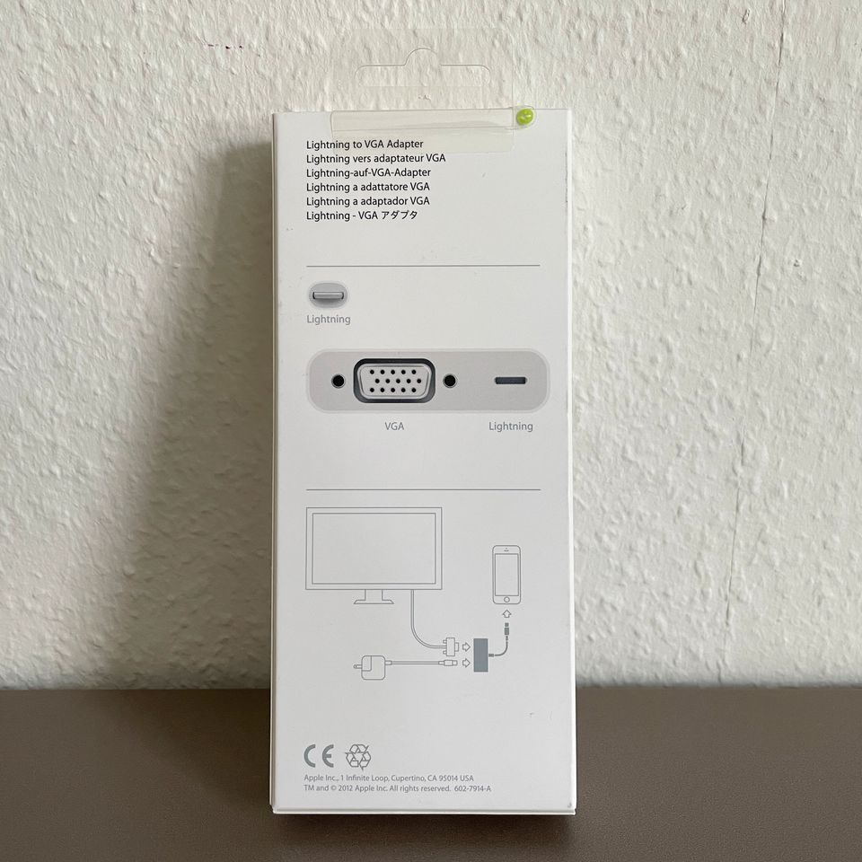 *NEU* Apple Lightning auf VGA Adapter (MD825ZM/A) in Stuttgart