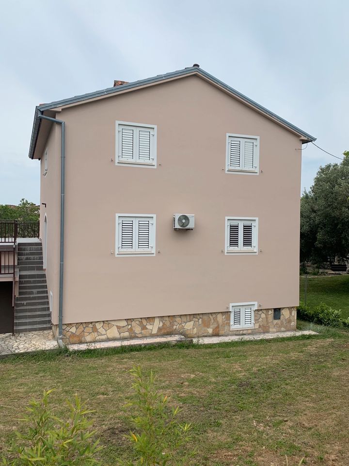 Vermiete schöne Ferienwohnungen mit Pool mit Meerblick Istrien in Diera-Zehren