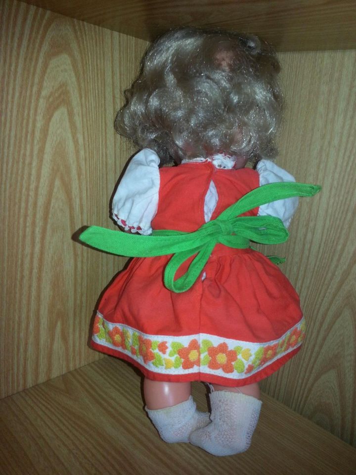 # FAMOSA Puppe im Dirndl-Puppenkleid ; ca. 33 cm Sammlerpuppe in Garbsen
