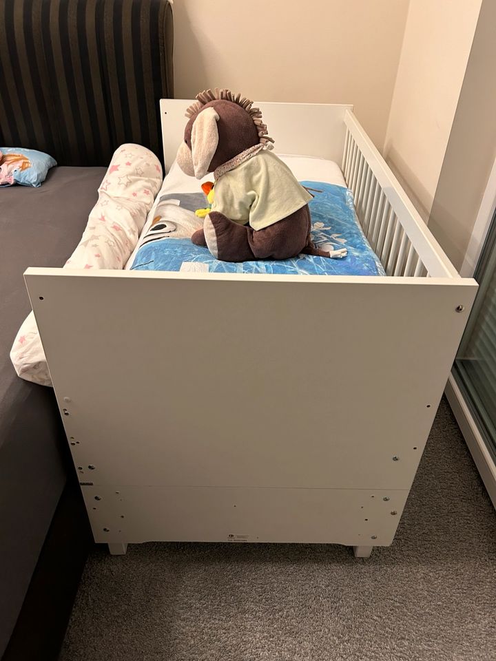 Beistellbett Kinder Bett / Baby boxspringbett in Berlin