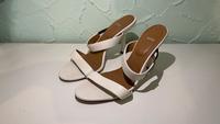 Hugo Boss Sandalen (Mandy), Größe 40 Hessen - Bad Endbach Vorschau