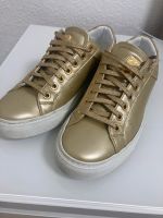 MCM Sneaker Schuhe Damen Größe 37 in Gold *RARITÄT* Frankfurt am Main - Ginnheim Vorschau