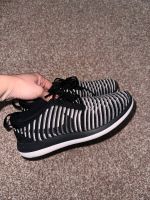 Nike Schuhe Sneakers schwarz weiß Damen 38 Hannover - Vahrenwald-List Vorschau