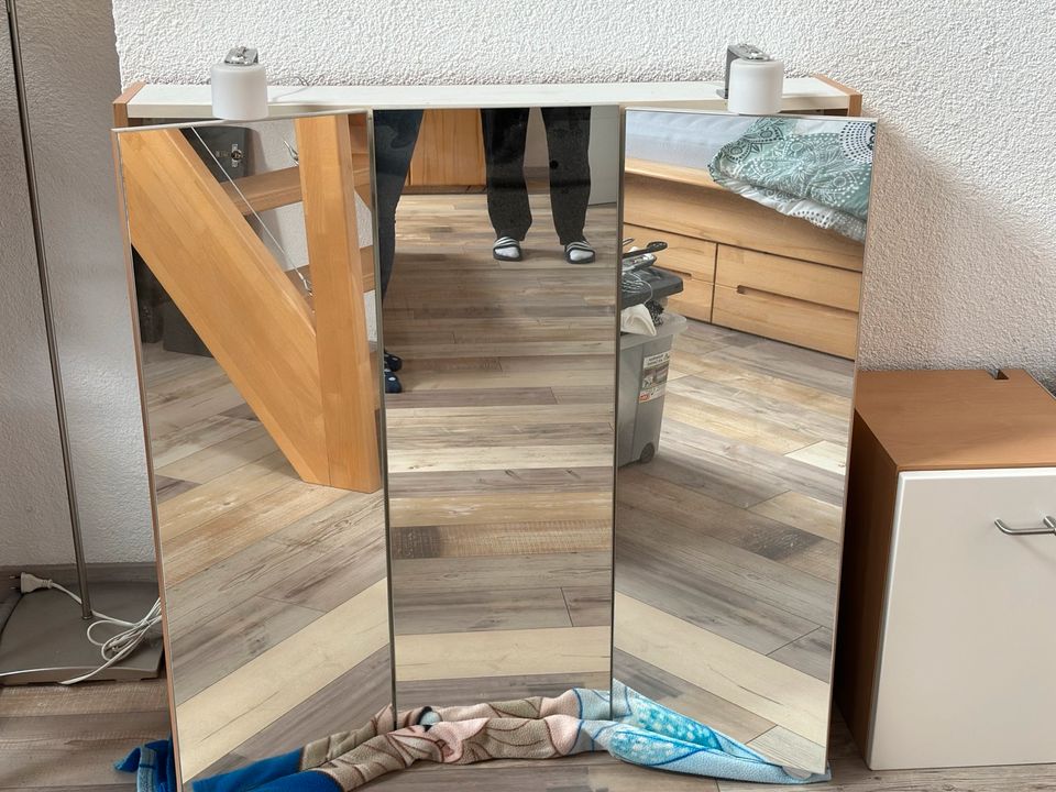 BadSet mit Unterschrank und Spiegelschrank in Freigericht