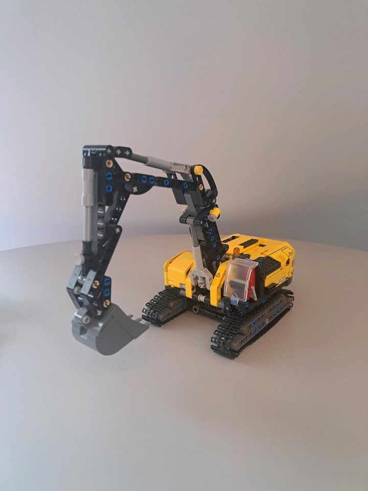 Lego Technik Kran und Bagger in Kerpen