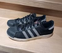 Adidas Superstar Gr 41,5 schwarz weiß Sachsen - Neukirchen/Pleisse Vorschau