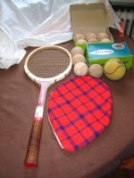 Konvolut Vintage Tennis Schläger Holz Bälle und Tasche 80-90er Bayern - Seefeld Vorschau